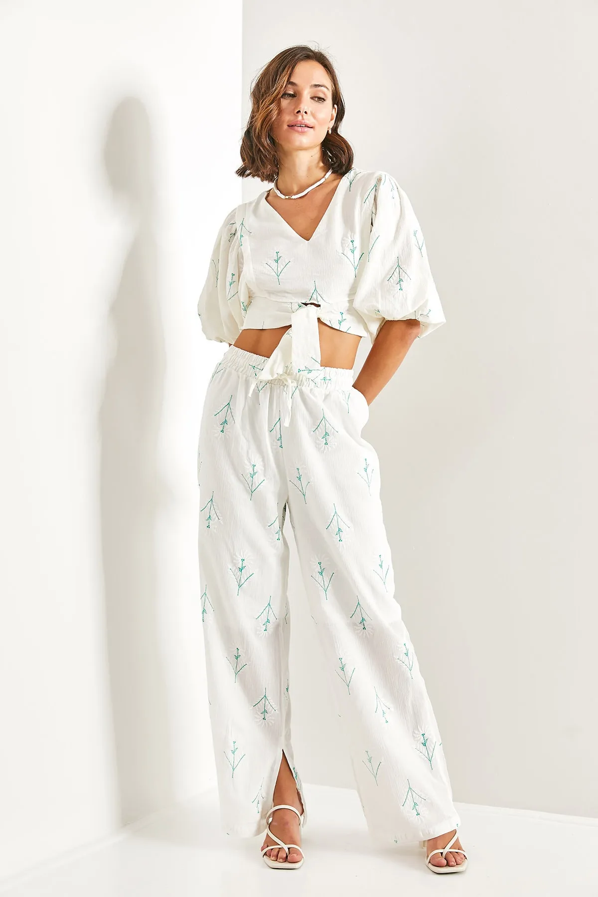 Bianco Lucci  Damen-Set mit bauchfreier Bluse und Hose zum Binden