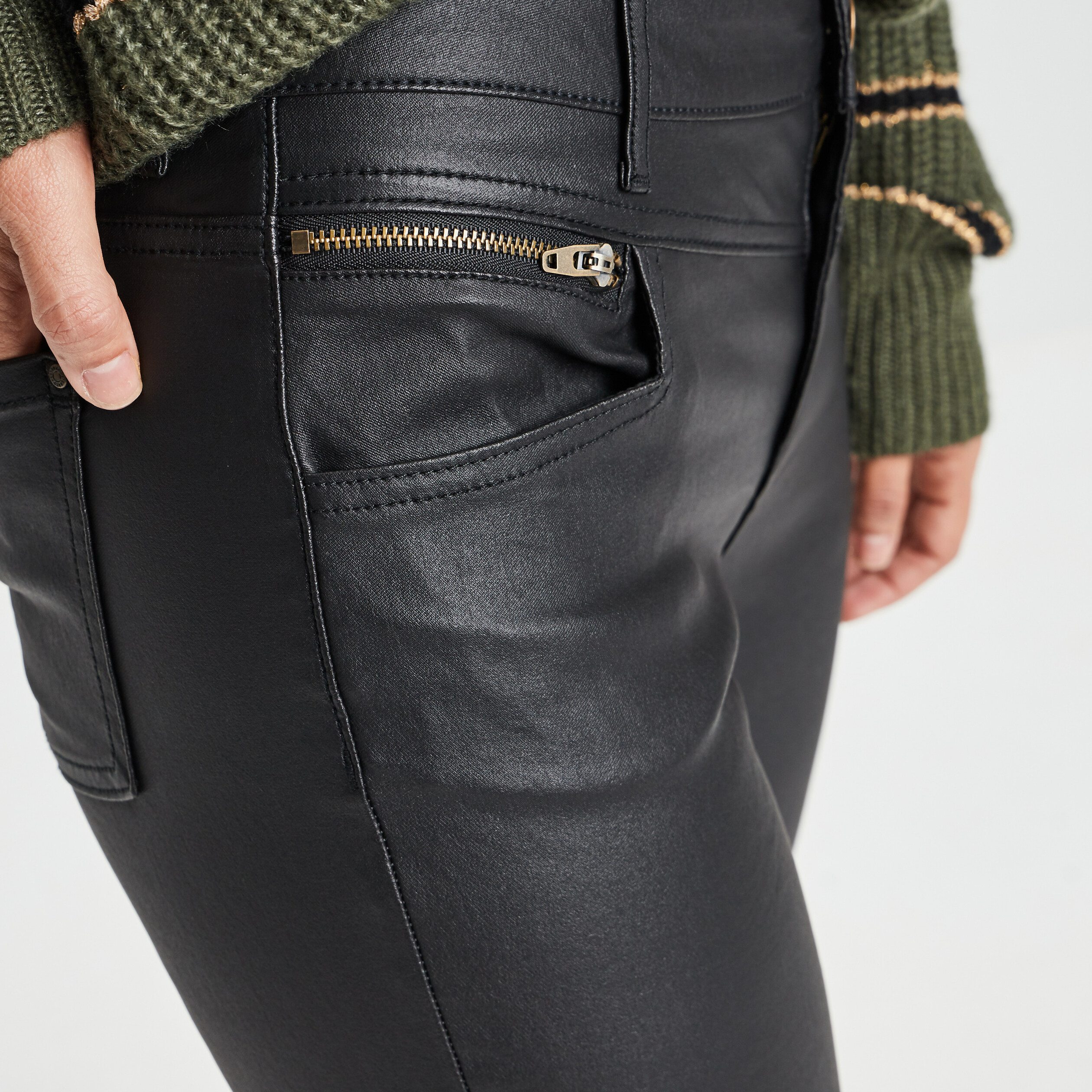 Pantalon skinny enduit noir femme | La Halle