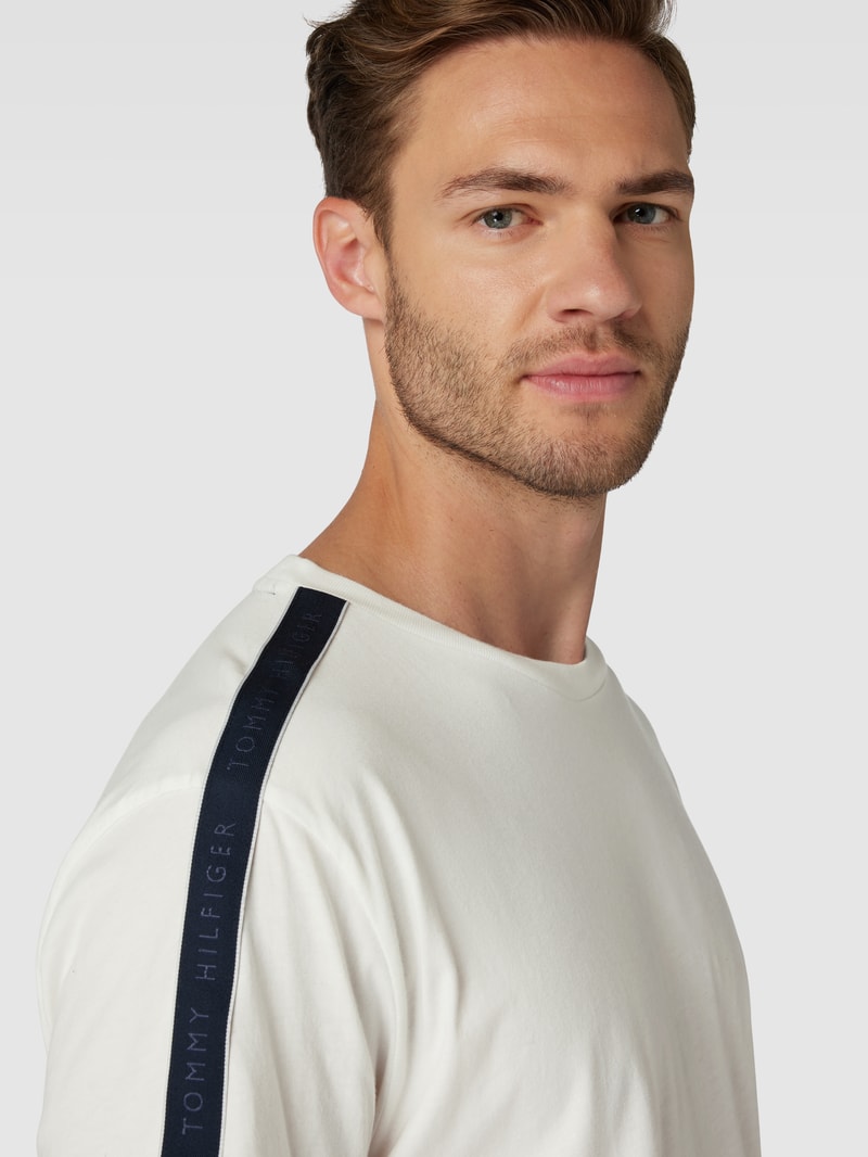 T-Shirt mit Rundhalsausschnitt in offwhite
