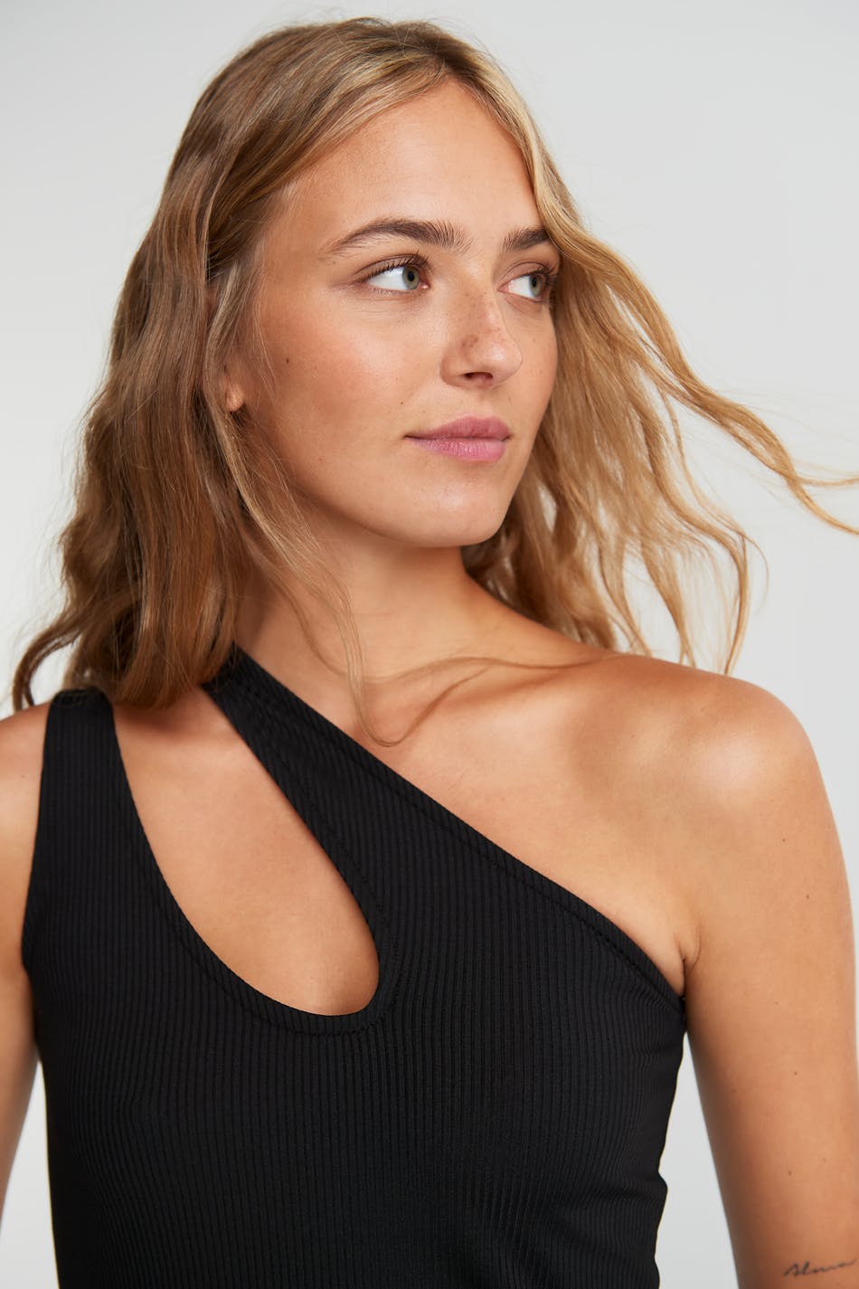 Cissi cut out top