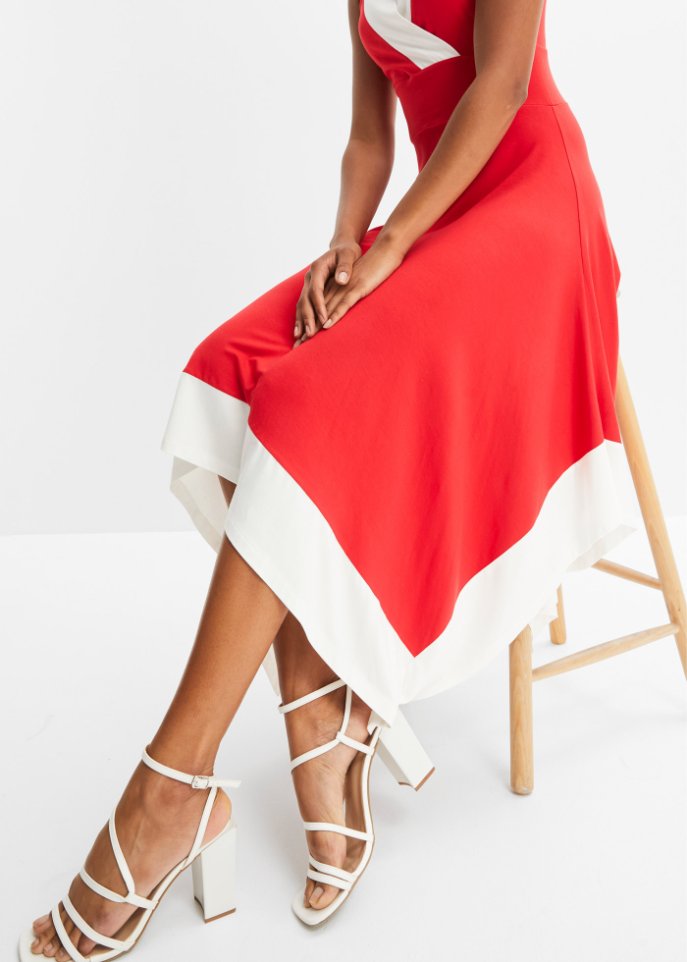 Midikleid mit weitem Rock