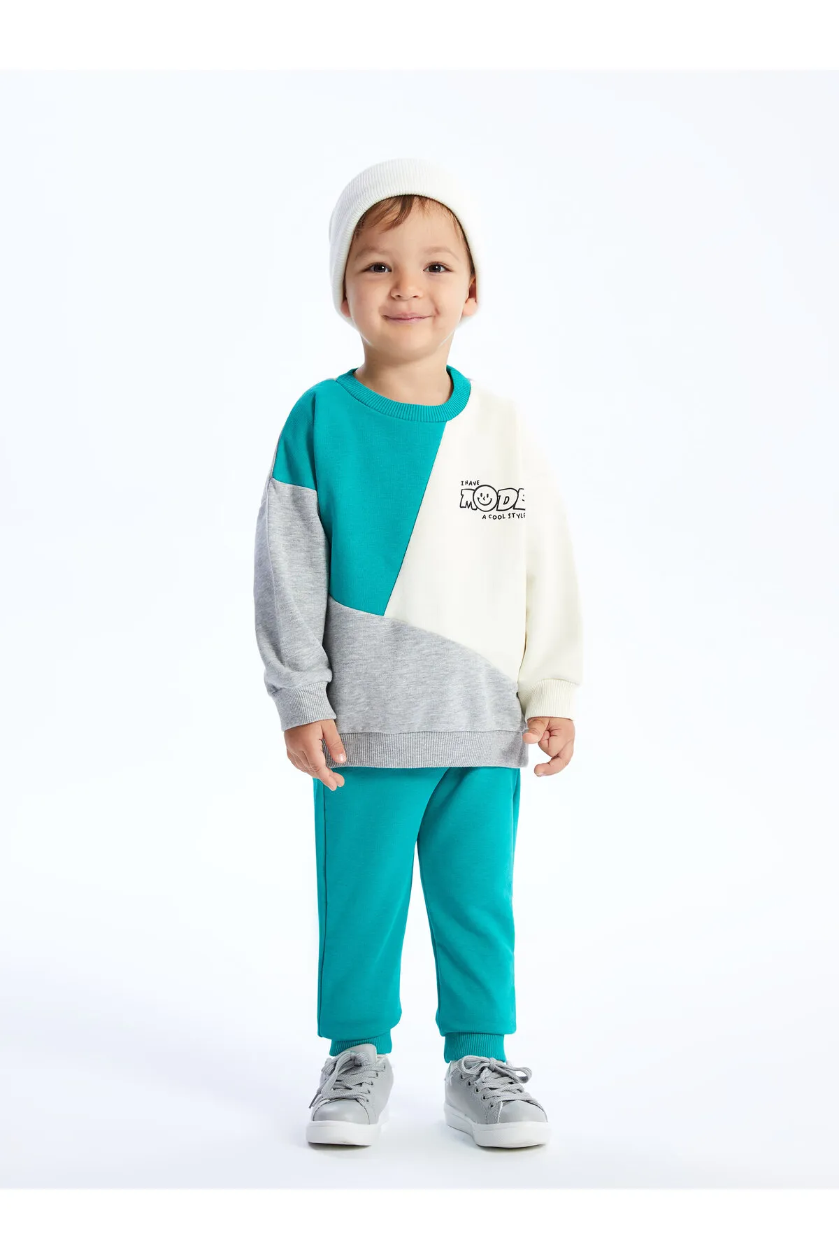 LC Waikiki  2er-Set aus Sweatshirt und Jogginghose für Babys mit Rundhalsausschnitt, langen Ärmeln und Farbblockdesign