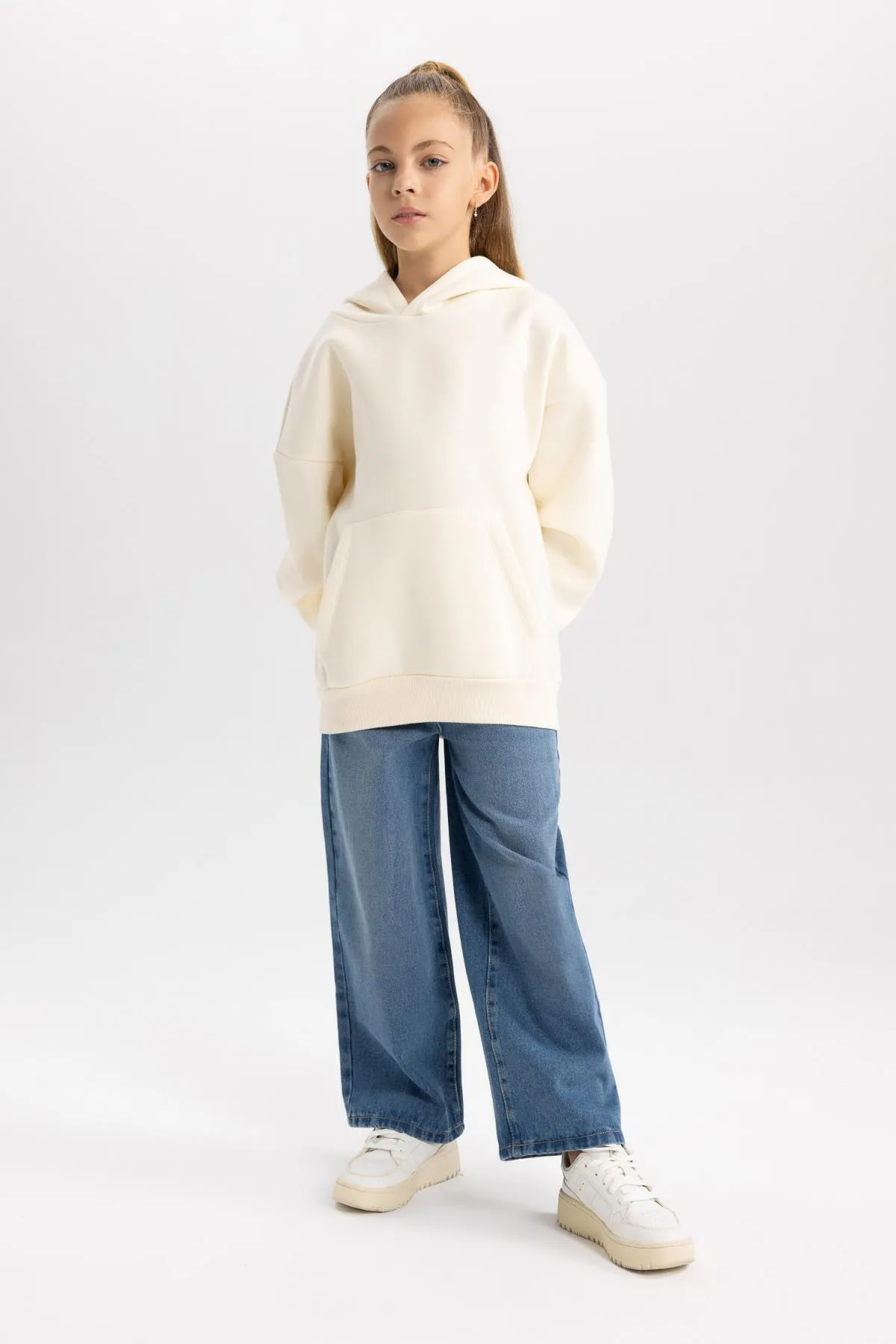 DeFacto  Dickes Kapuzen-Sweatshirt für Mädchen in Oversize-Passform mit weicher, flauschiger Innenseite