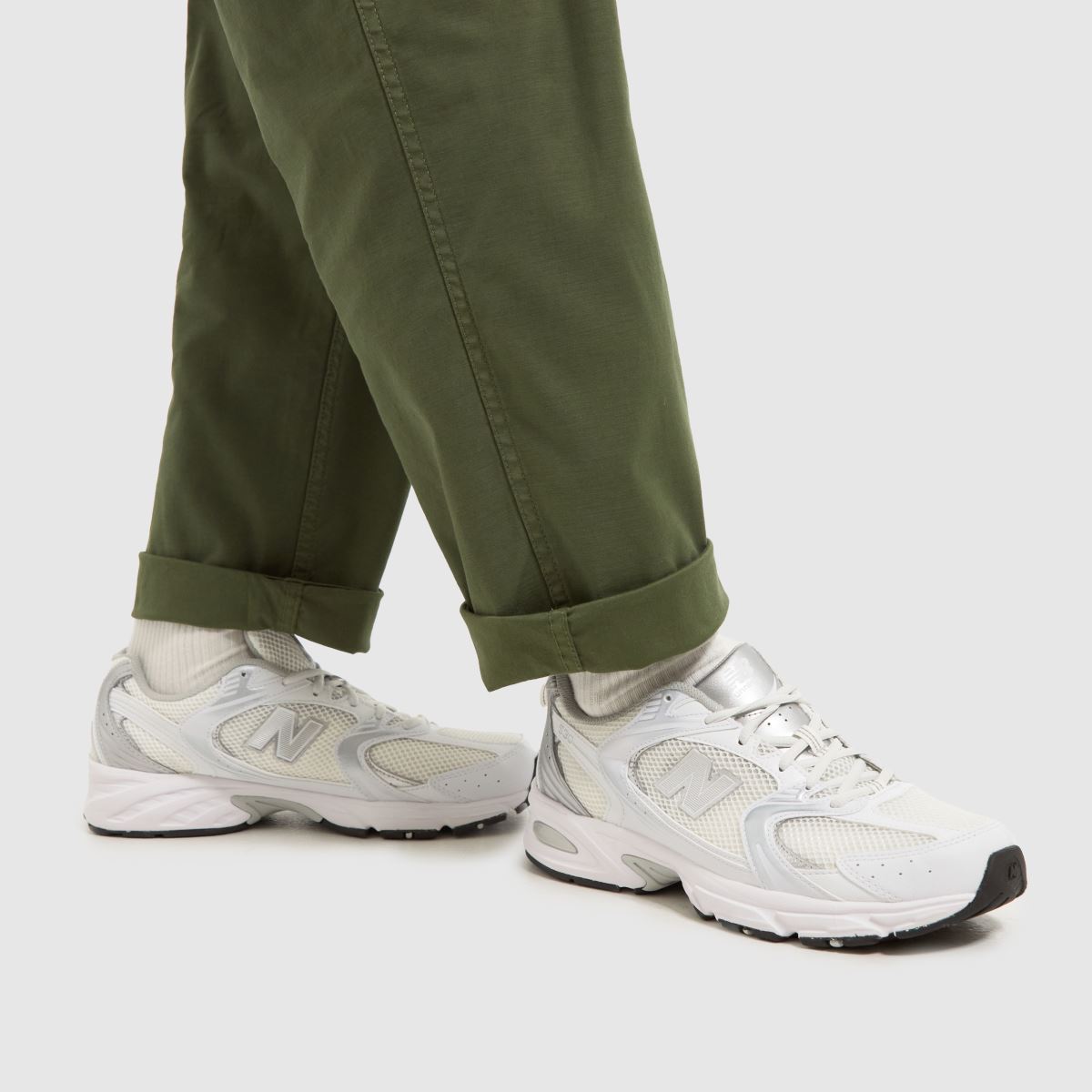 New Balance 530 träningsskor i vitt och silver