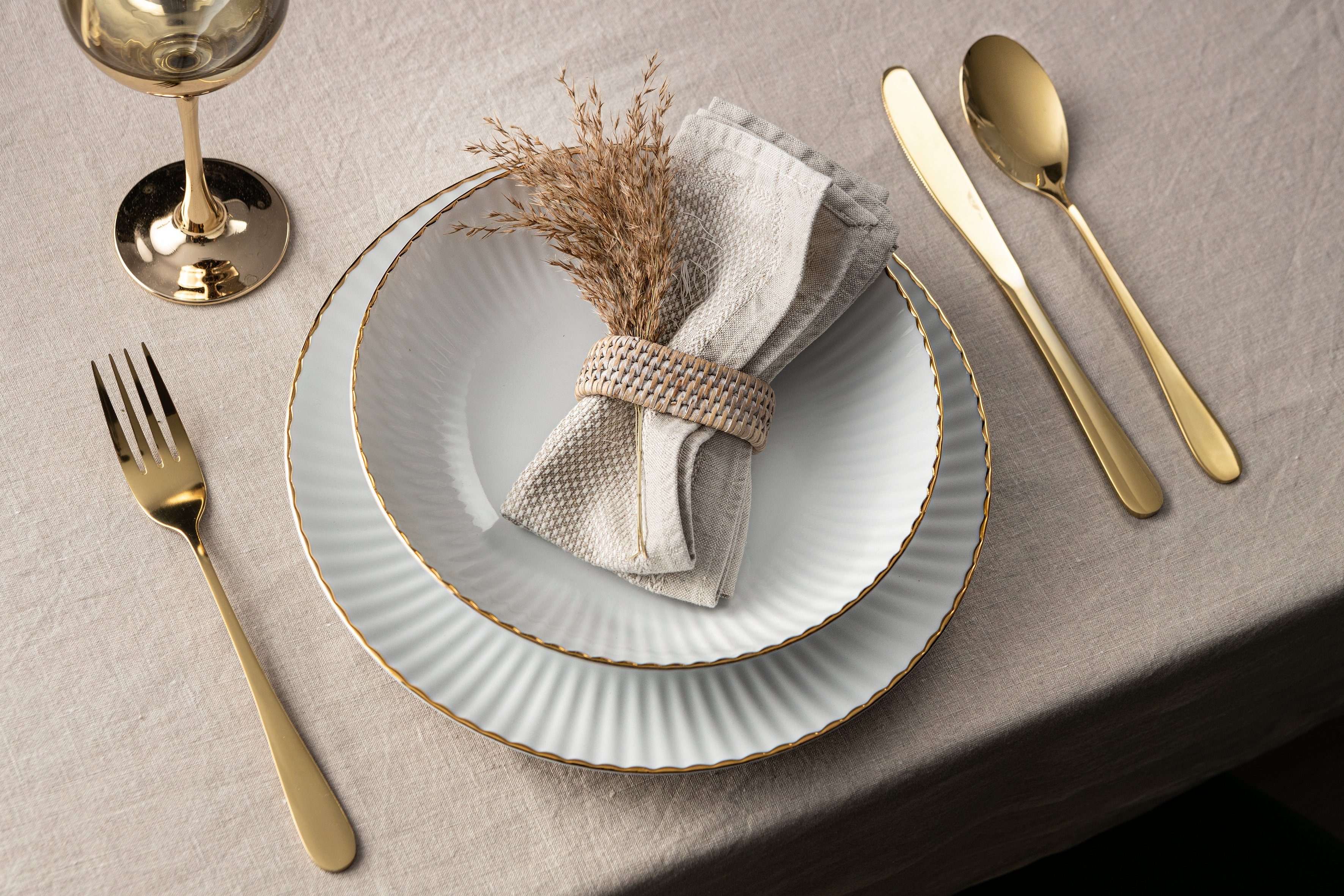 Leonique Besteck-Set Clementine, 30-teilig, Edelstahl 18/10 mit PVD Beschichtung