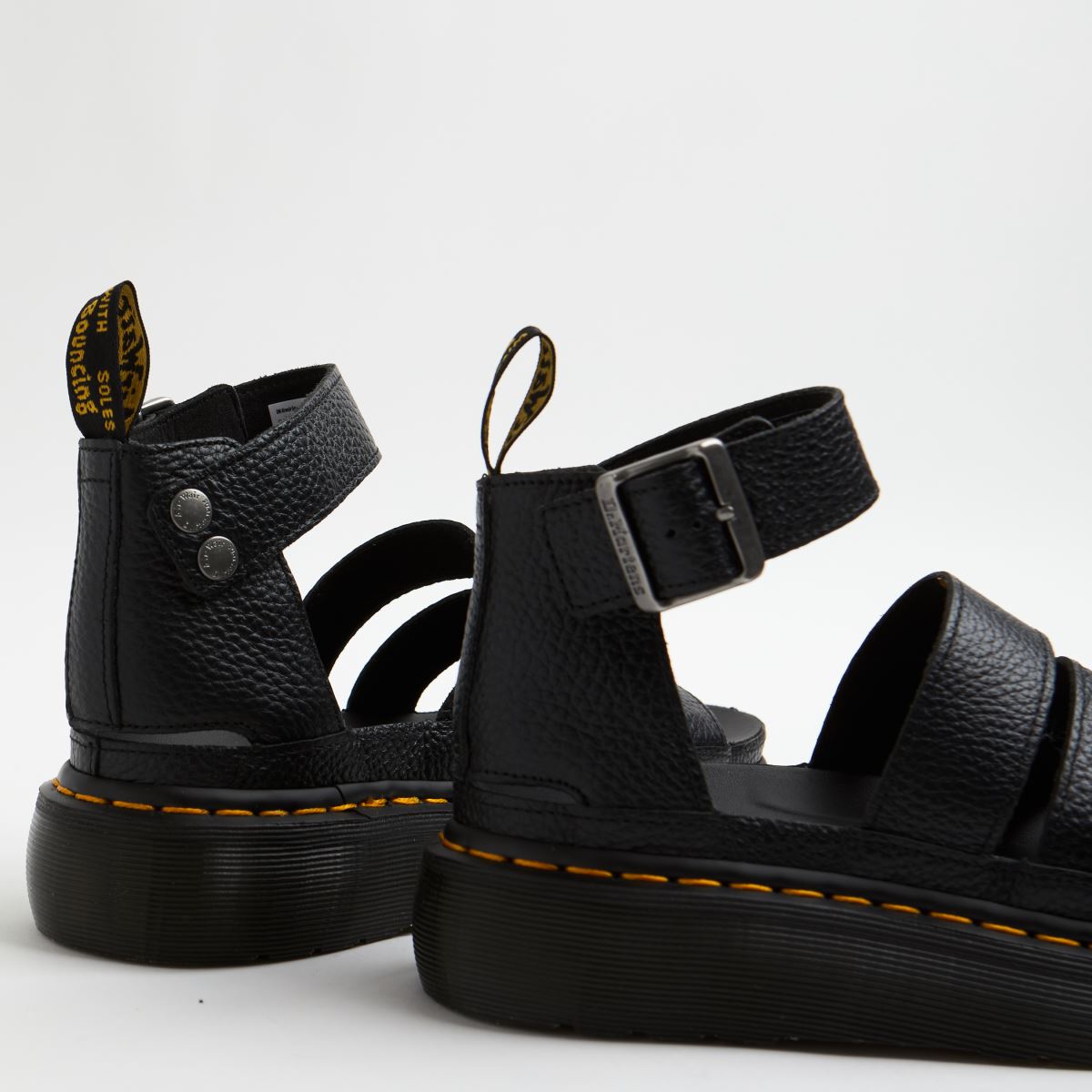Dr Martens – Clarissa – Svarta sandaler med quad-motiv