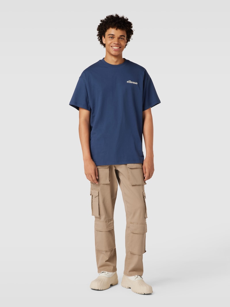 T-Shirt mit rückseitigem Statement-Print Modell 'Minker' in marineblau
