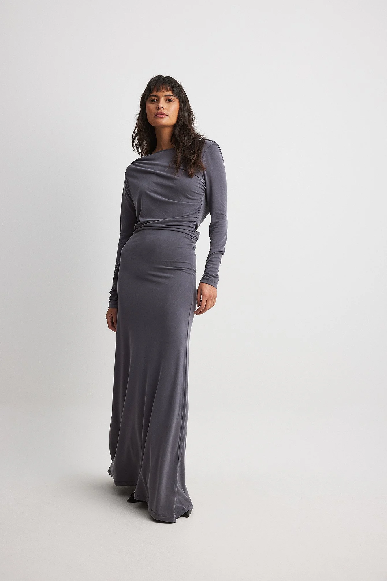 Drapiertes Maxikleid mit tiefem Rückenausschnitt