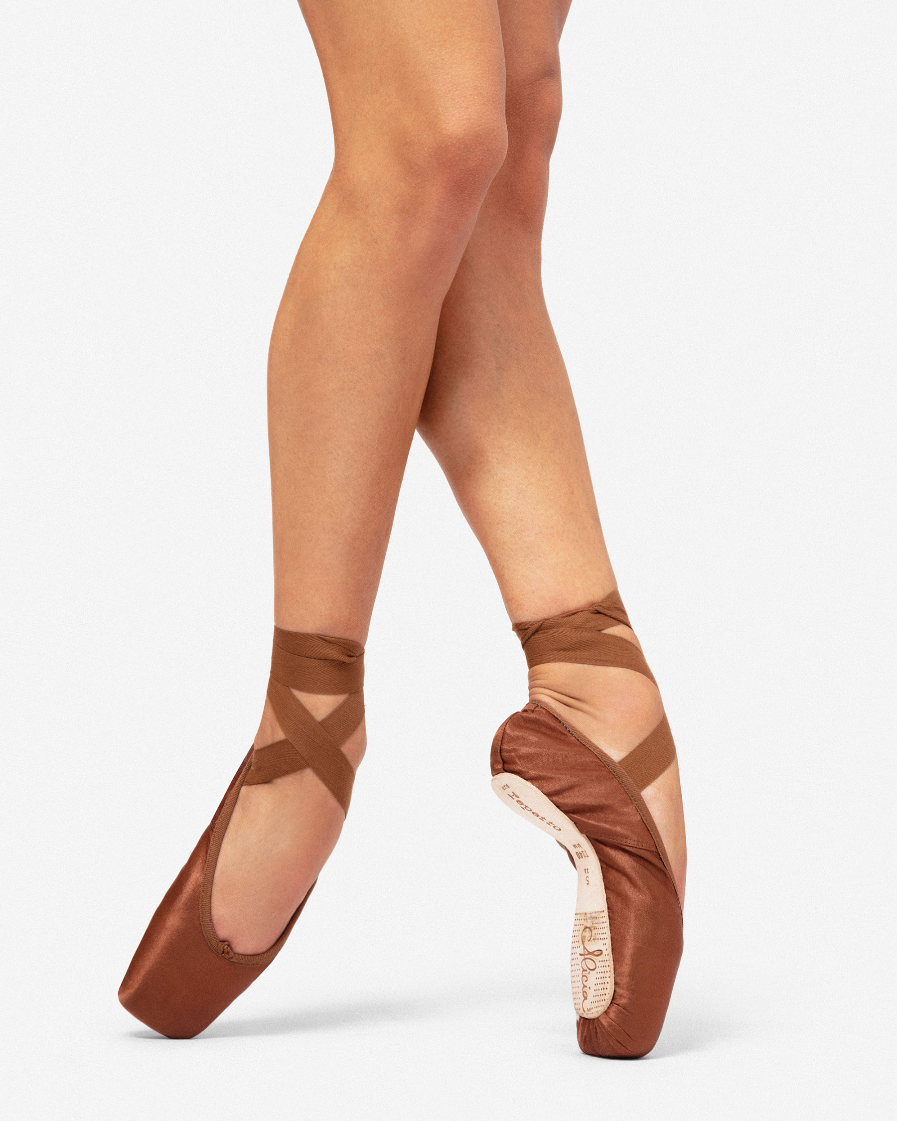 Alicia pointe shoes - Large box Hard sole