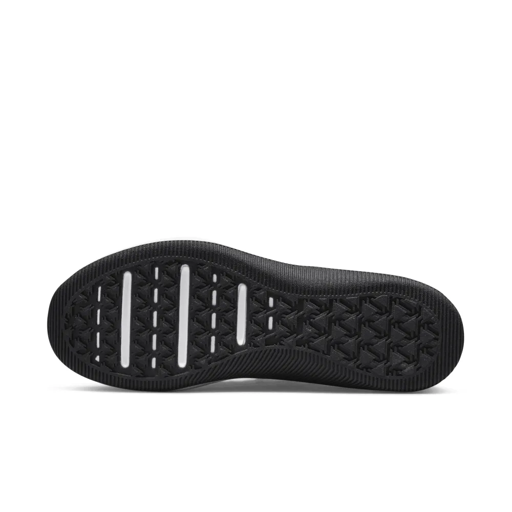 Nike MC Trainer 2 DM0824-003 / schwarz
