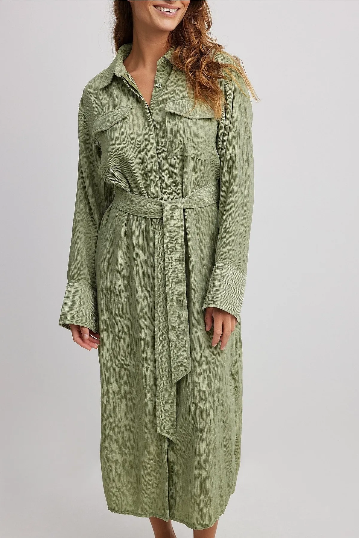NA-KD  Strukturiertes Hemdkleid