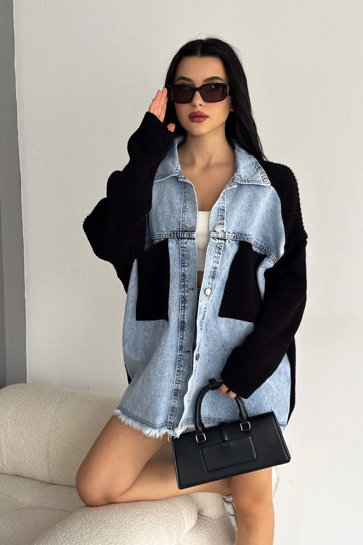 FEMELLE  Damen-Cardigan aus schwarzem, übergroßem Jeans-Jeansgarn mit Ärmeln und Taschen