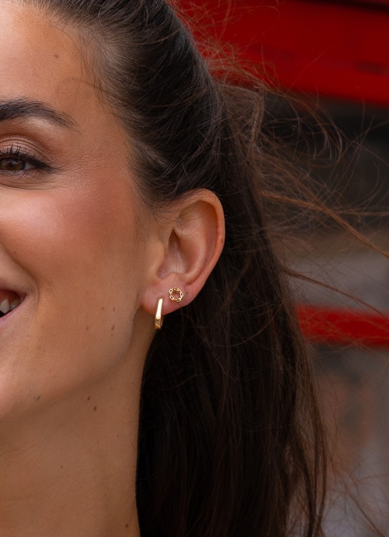 Jackie 14K Gold Baia Link -nappikorvakorut 14 karaatin keltakullasta