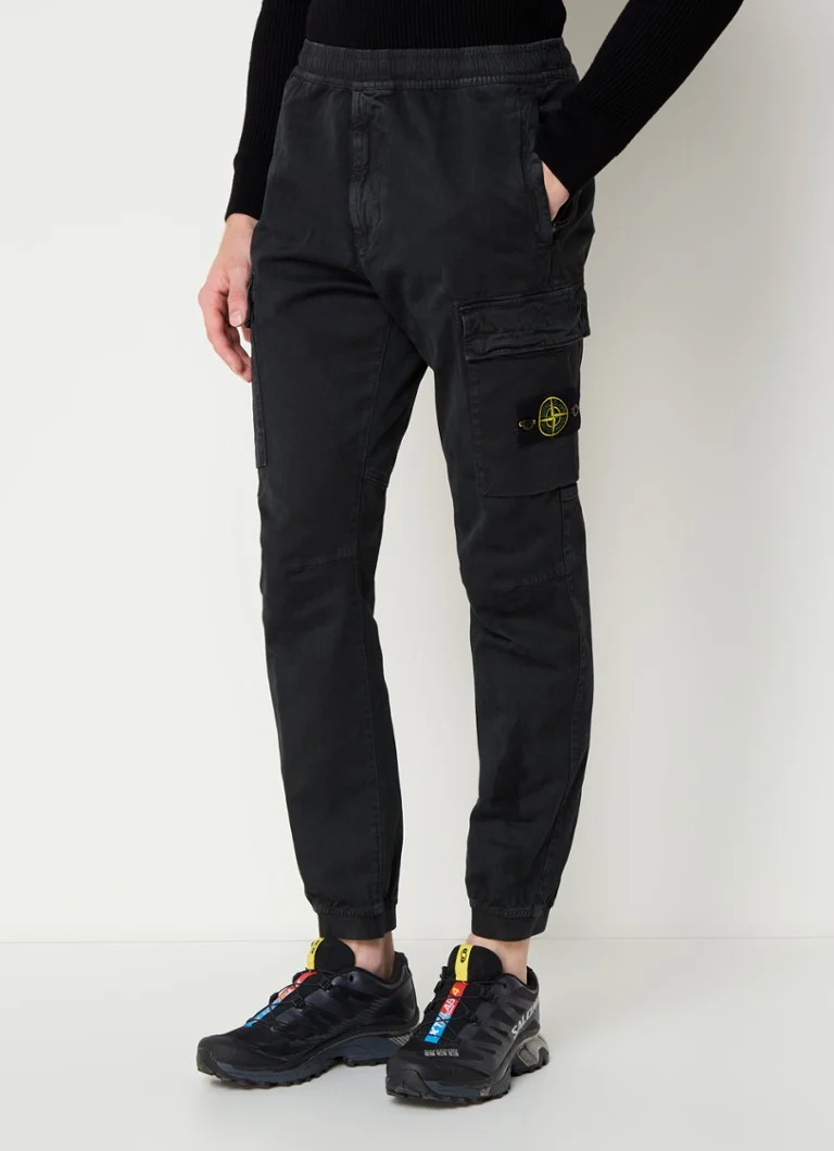 Pantaloni cargo conici Stone Island 313L1 cu logo