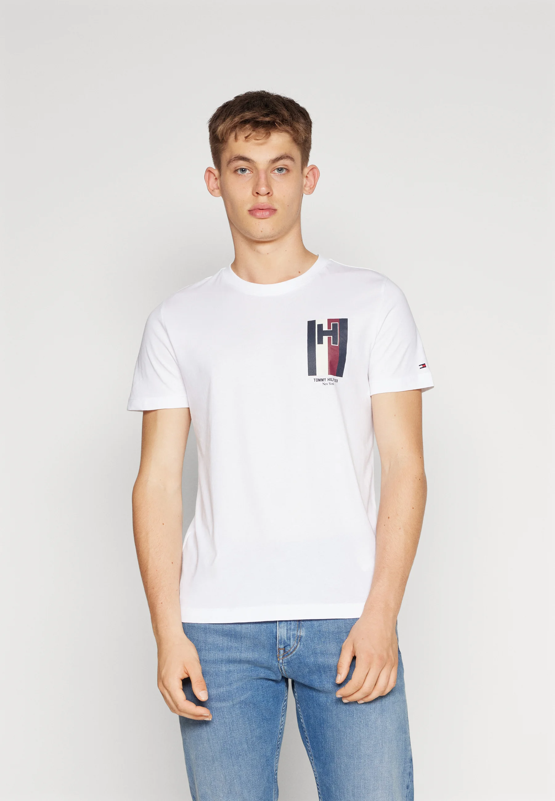 Tommy Hilfiger EMBLEM TEE - Camiseta con estampado