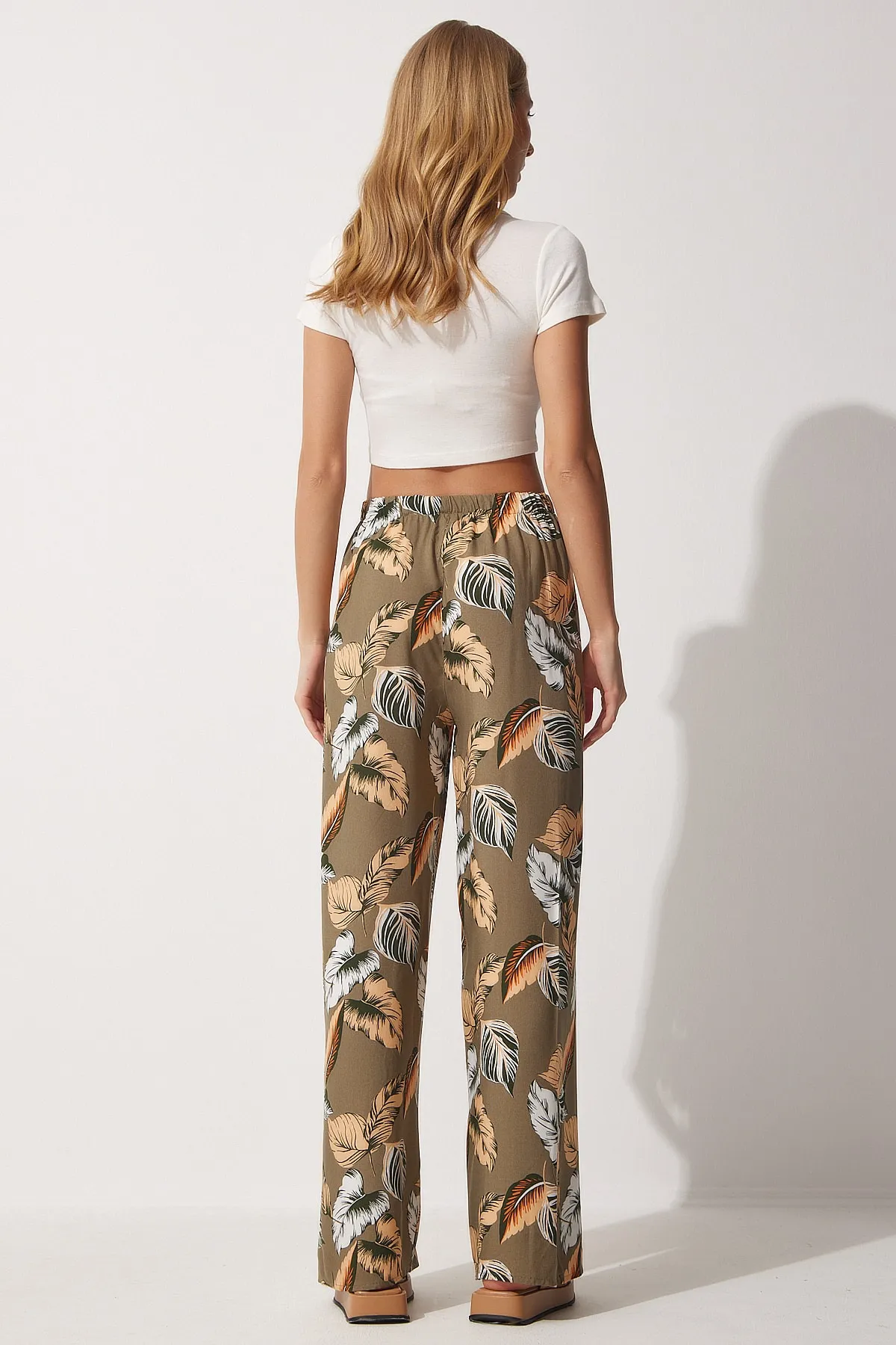 Happiness İstanbul  Damen-Khaki-weiße Sommerhose aus Viskose mit hoher Taille und lockerer Passform, BH00354
