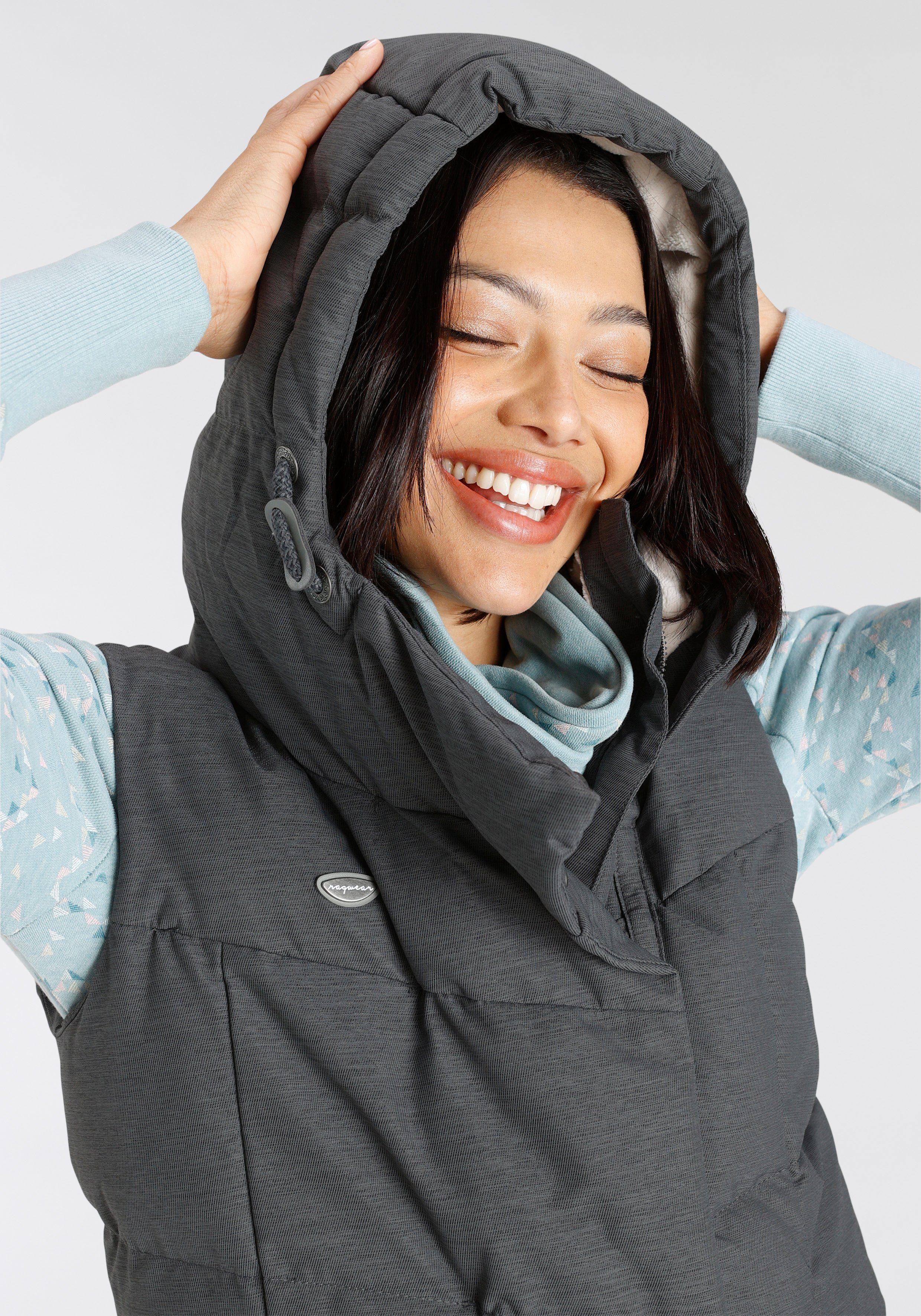 Ragwear Steppweste PAVLINNA VEST O mit gefütterter Kapuze