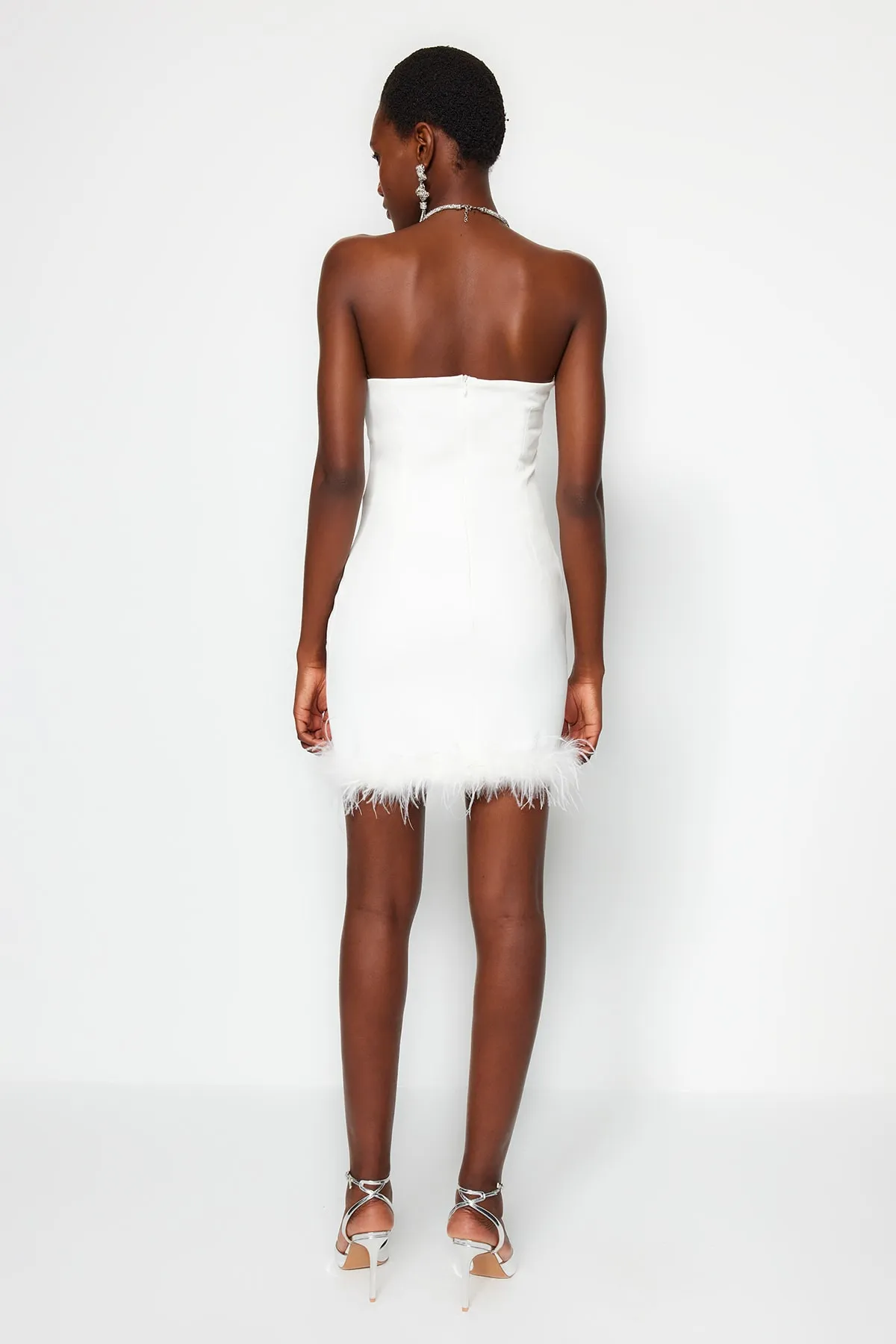 Trendyol Collection  Ecru, figurbetontes, gewebtes Otriche Shiny Stone Abendkleid TPRSS23EL00255