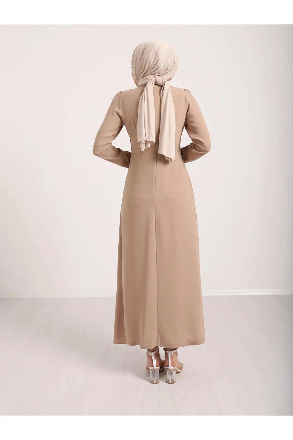 Modamorfo  Asymmetrisches Kreppkleid mit Aller-Front und Rock