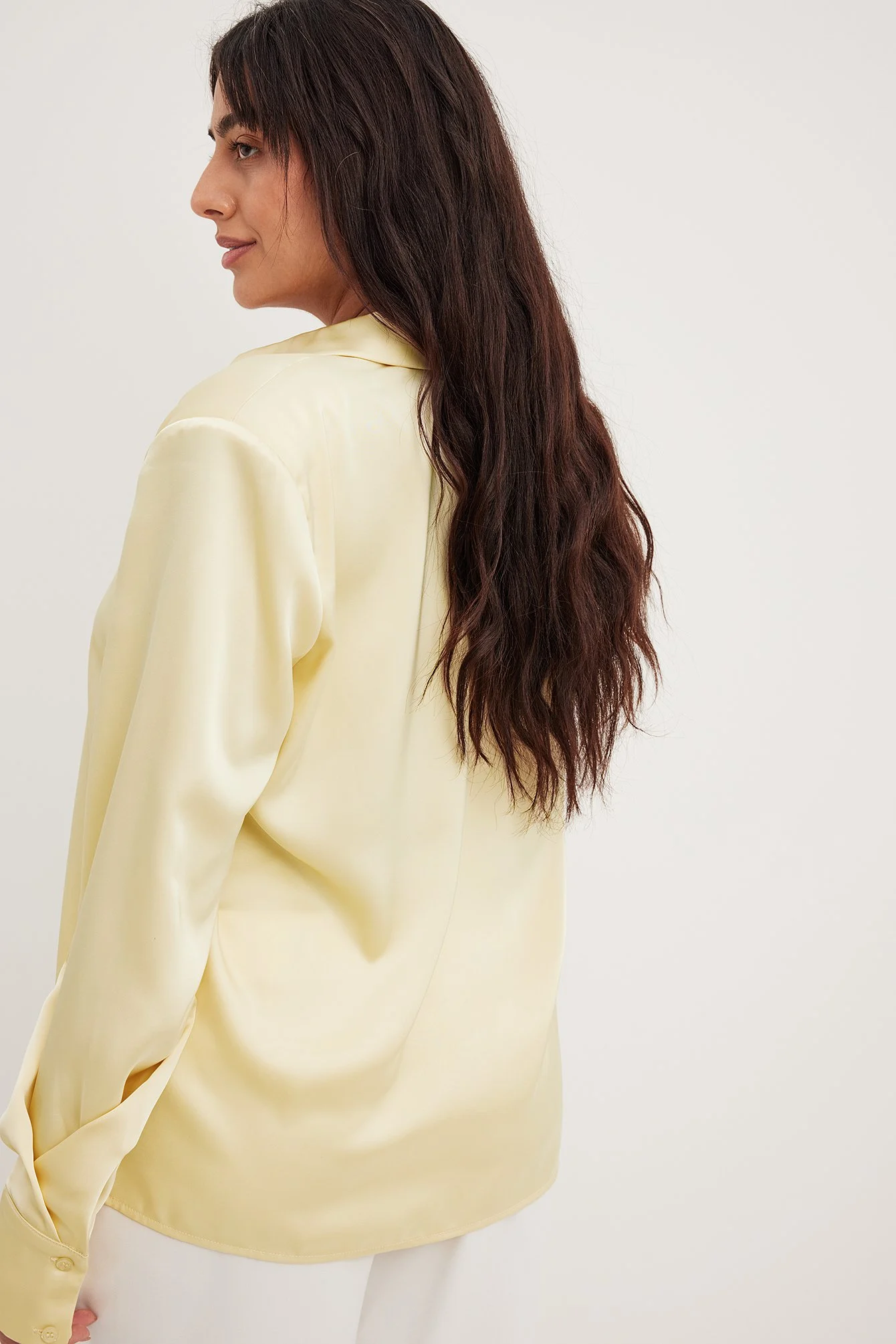 Schwere Satinhemdbluse