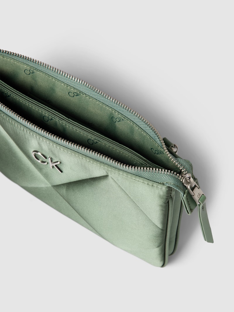 Handtasche in unifarbenem Design mit Steppnähten in lindgrün