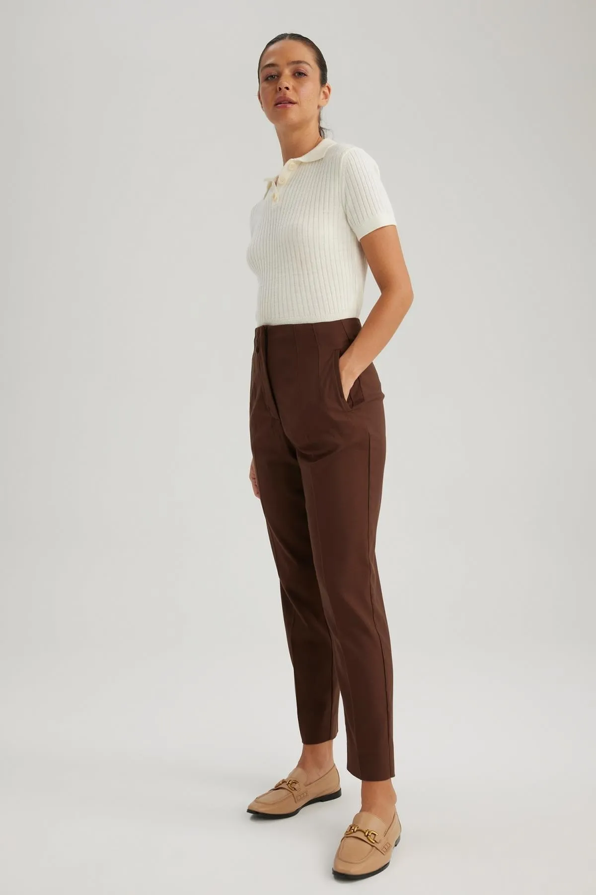 DeFacto  Slim Fit Hose mit hoher Taille und kurzem Bein und Taschen A5197ax23wn