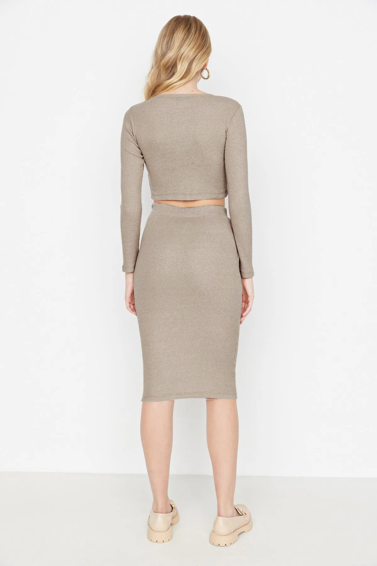 Trendyol Collection  Stone Crop Rundhalsausschnitt Geripptes Flexibles Strickoberteil und Unterteil Set TWOAW22AU0496