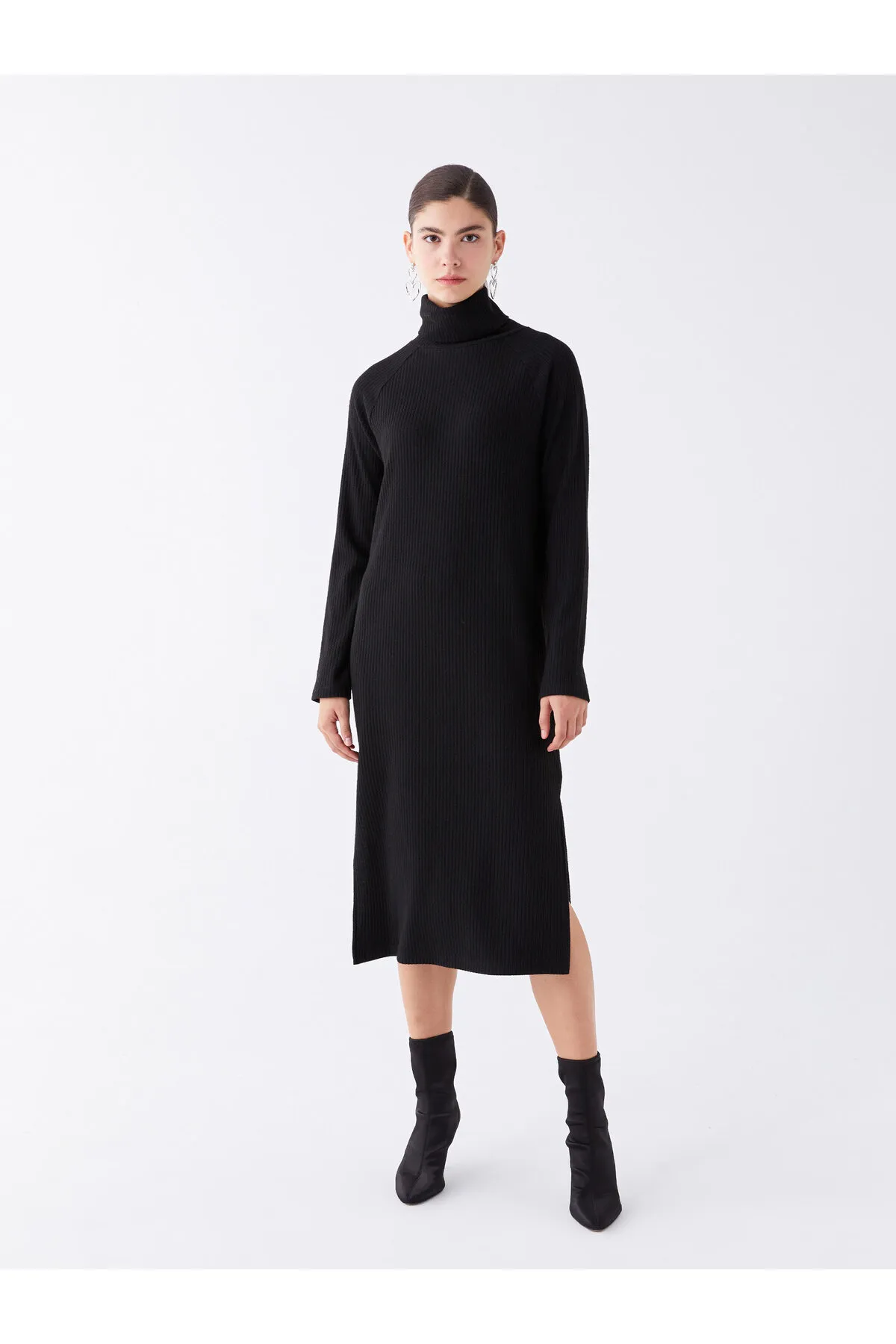 LC Waikiki  Einfarbiges langärmliges Damen-Strickkleid mit Rollkragen