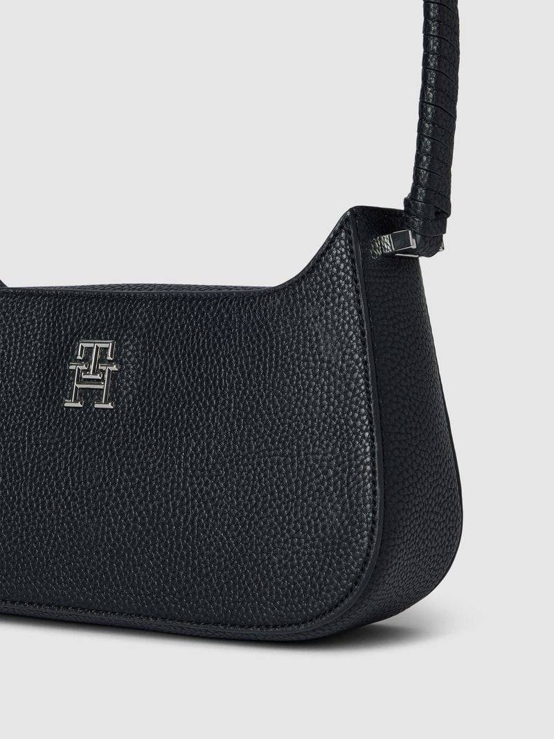 Schultertasche mit Label-Applikation Modell 'EMBLEM' in schwarz