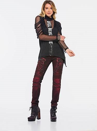 Cipo & Baxx Jeans mit ausgefallenem Nietenbesatz in Slim Fit