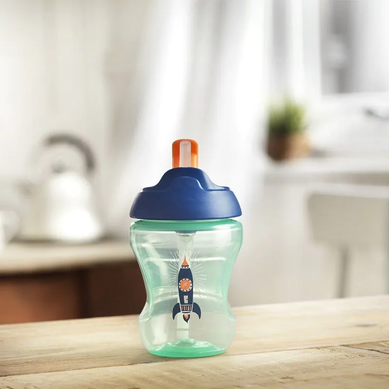Tommee Tippee træningskop med sugerør 6M+ dreng
