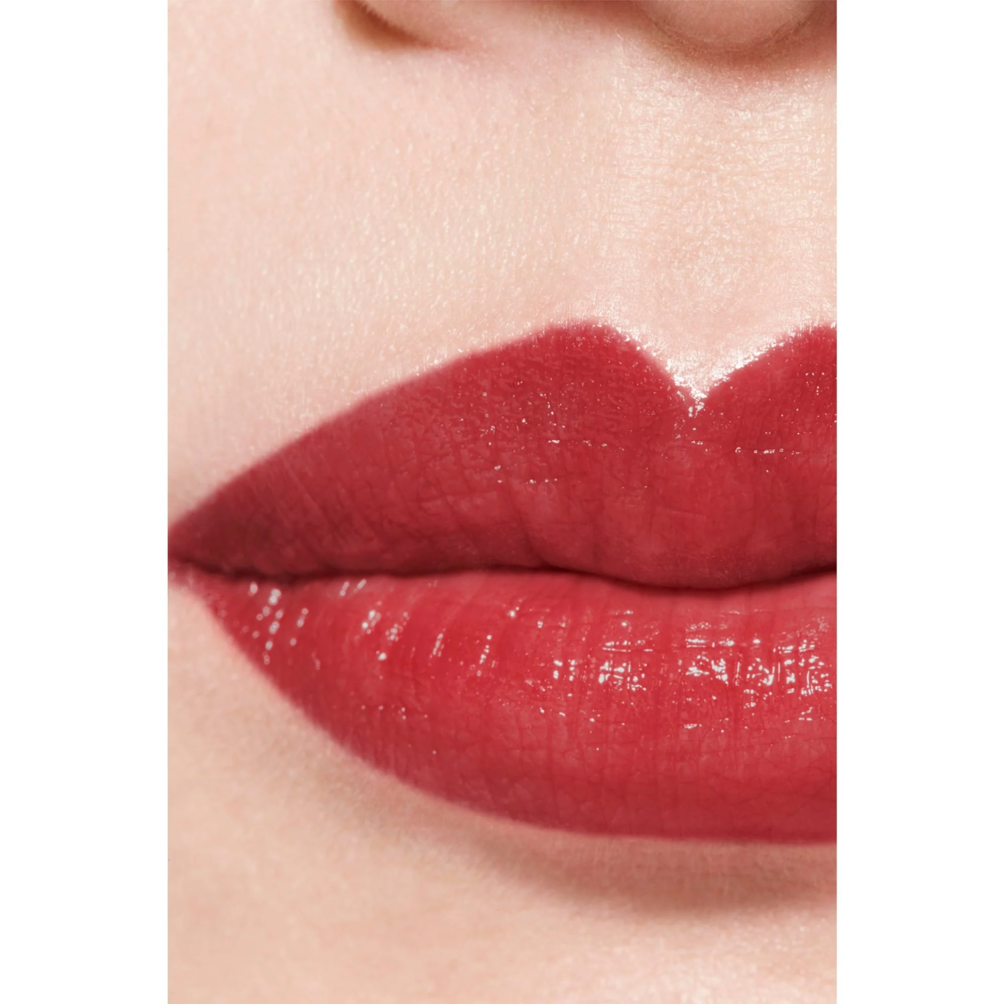 ROUGE COCO BAUME - Bálsamo hidratante com cor, intensidade sob medida, para lábios mais bonitos dia após dia.