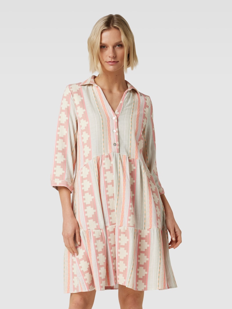Knielanges Hemdblusenkleid mit Allover-Muster in offwhite