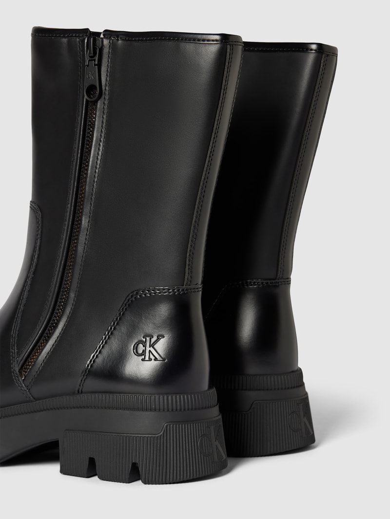 Boots aus Leder-Mix mit Label-Prägung in black