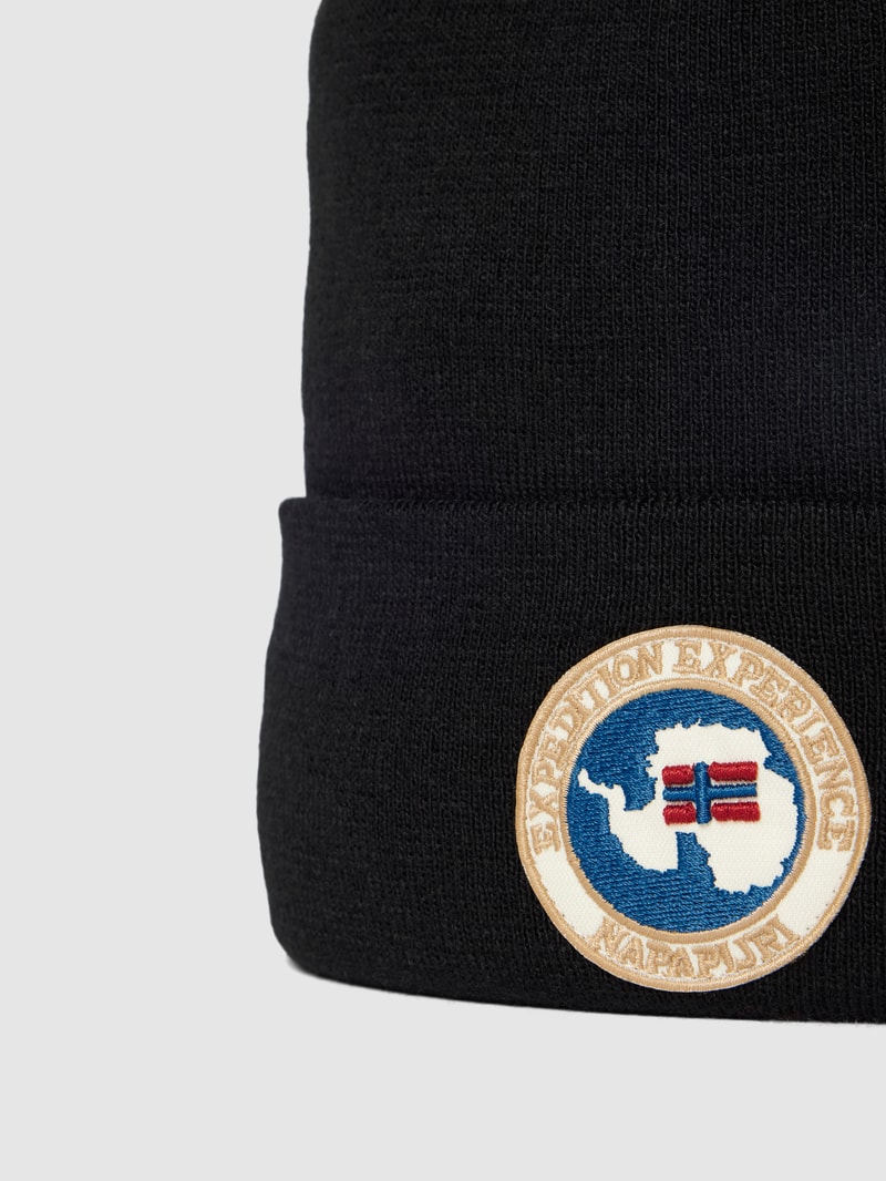 Mütze mit Logo-Patch Modell 'MOUNTAIN' in schwarz