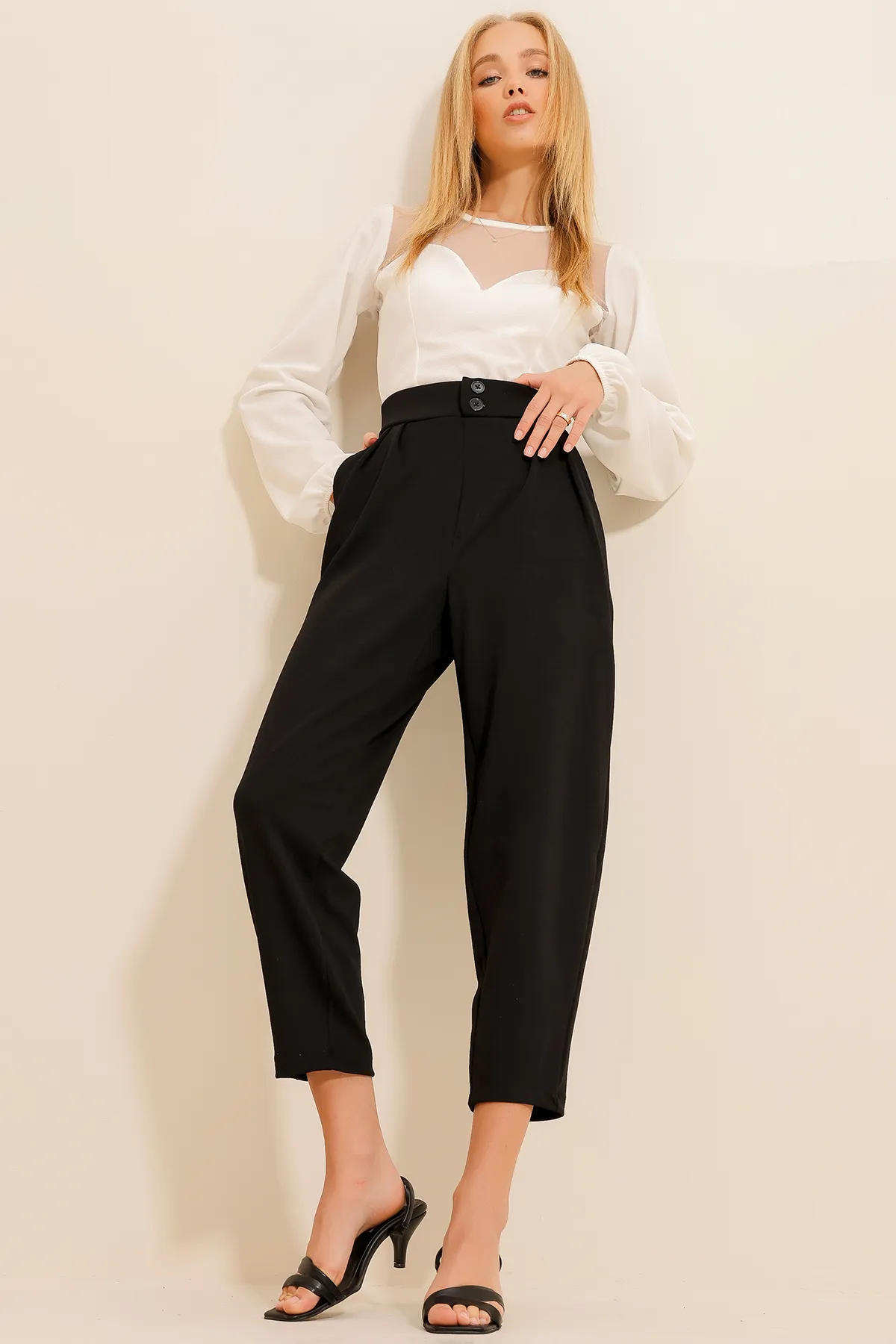 Trend Alaçatı Stili  Schwarze Karottenhose mit hoher Taille für Damen ALC-X11148