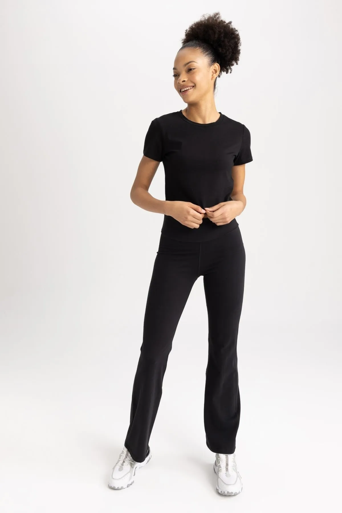 DeFacto  Passform: Yoga-Baumwollhose mit ausgestelltem Bein