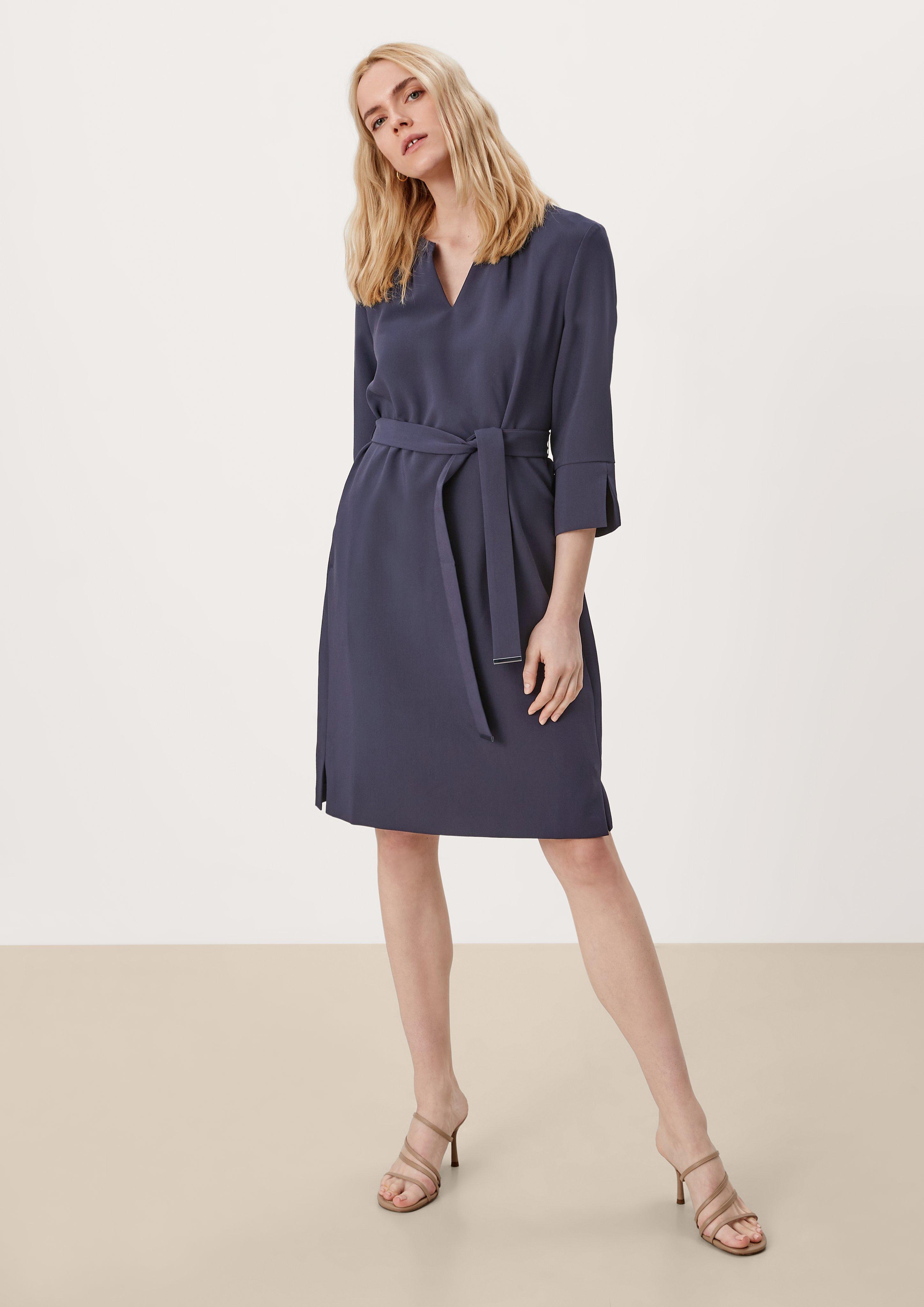 Elegantes Stretchkleid mit Gürtel  01.899.82.X157-5959