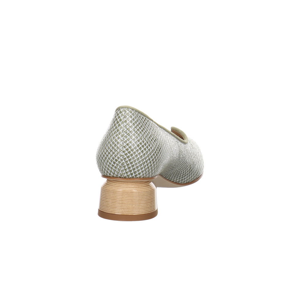 Brunate Pumps