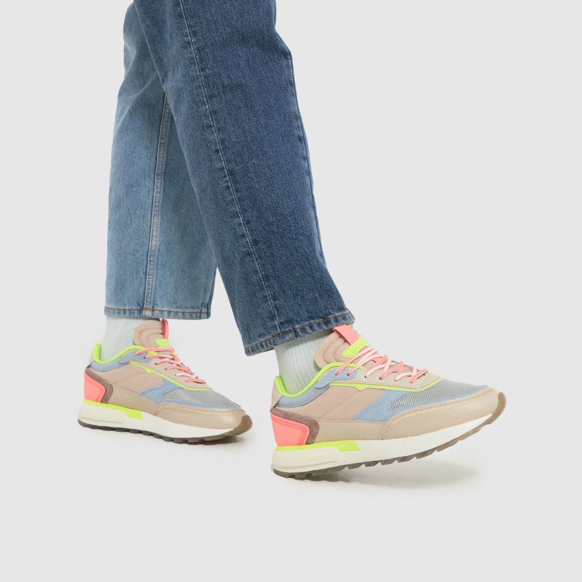 HOFF – Tribe Tana – Ljusgrå sneakers