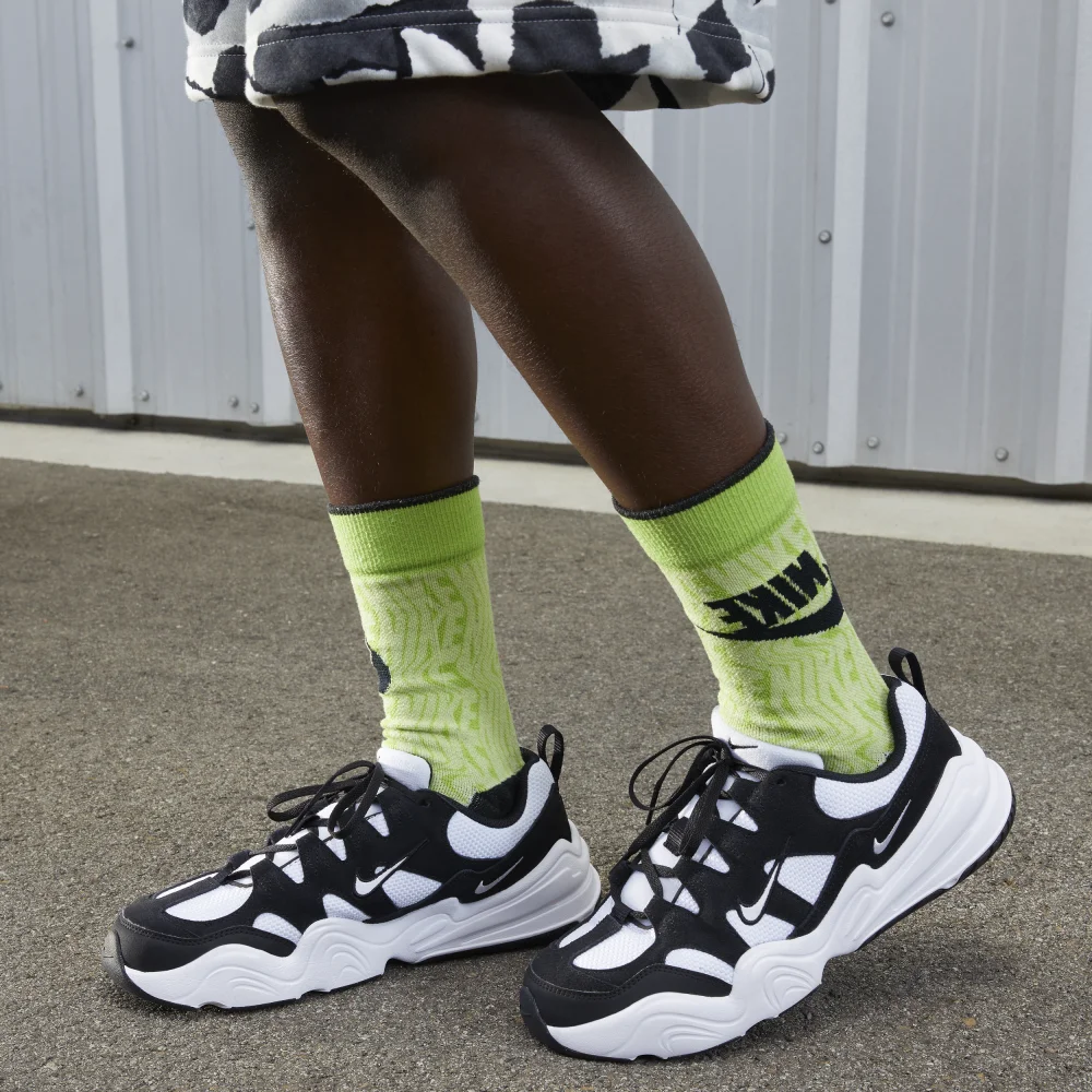 Nike Tech Hera FJ9532-101 / weiss