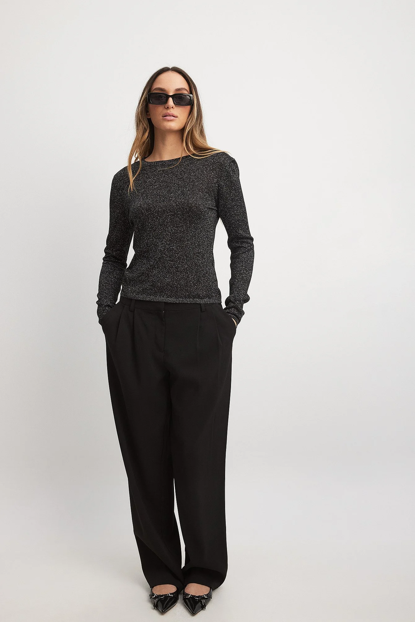 Fein gestricktes Glitzer-Top mit tiefem Rücken