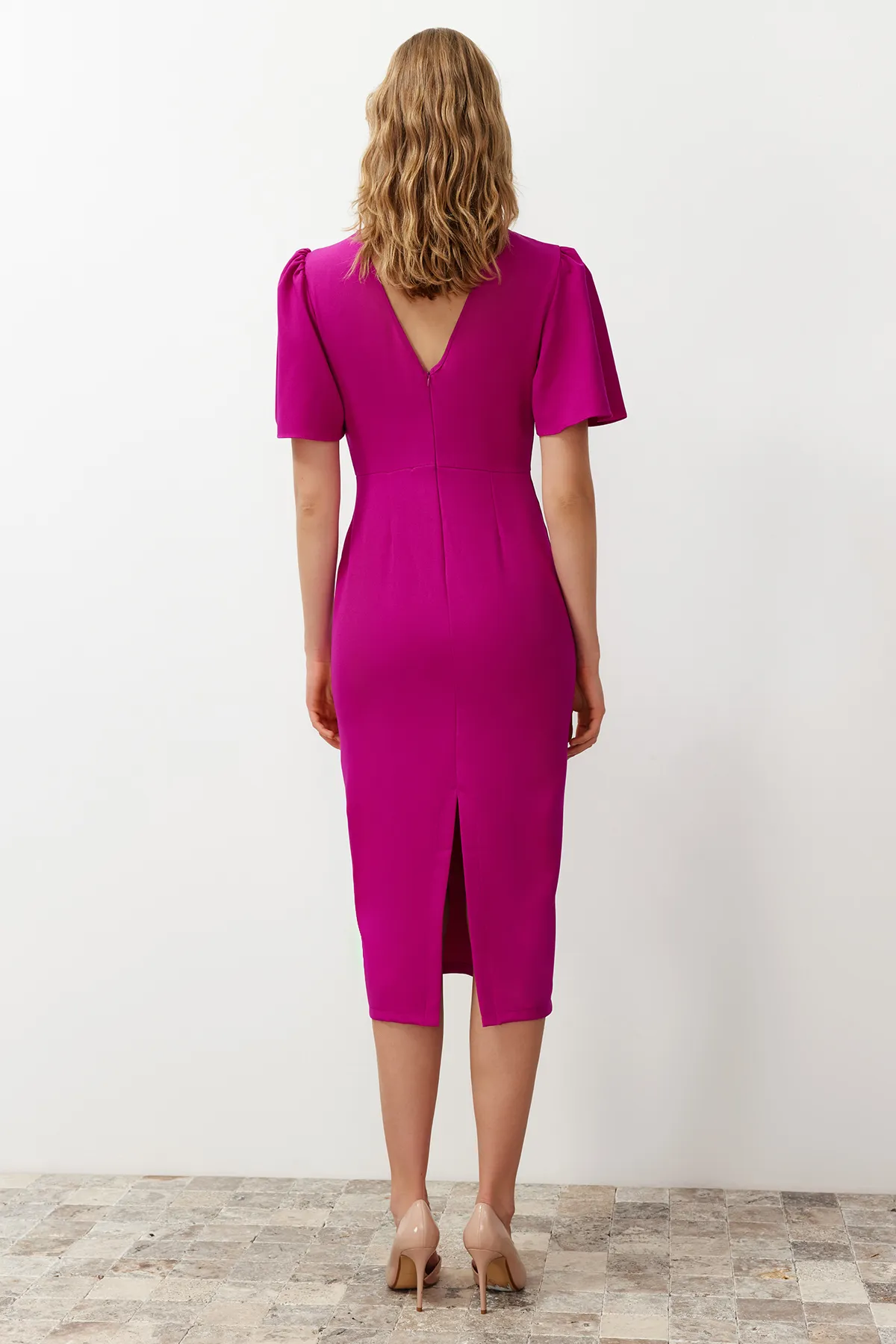 Trendyol Collection  Gewebtes Midikleid in Fuchsia TWOSS24EL00659