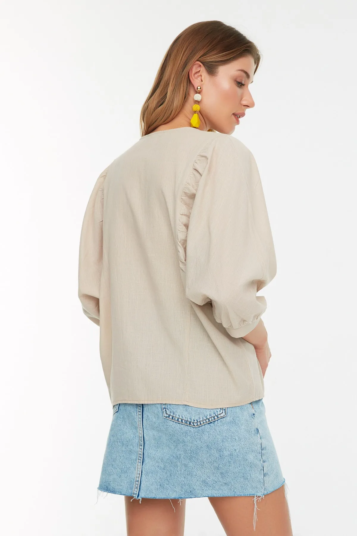 Trendyol Collection  Gewebtes Hemd mit Fledermausärmeln - Stein, Regular, Passform TWOSS20GO0076