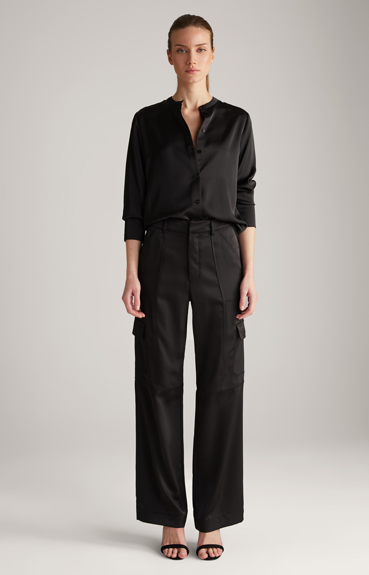 Satin-Cargohose in Schwarz