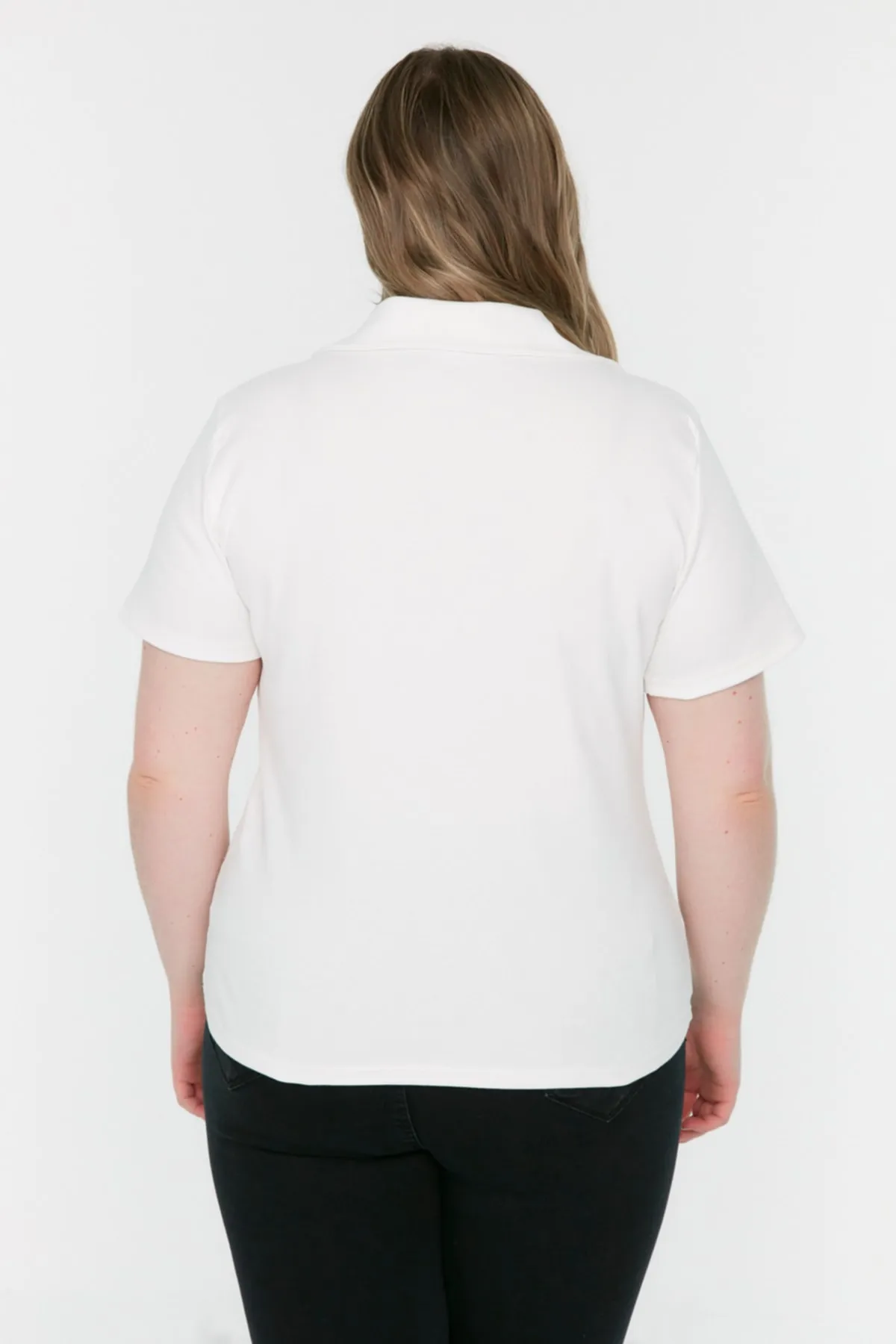 Trendyol Curve  Weiße schnurgebundene Strickbluse TBBSS22BZ0750