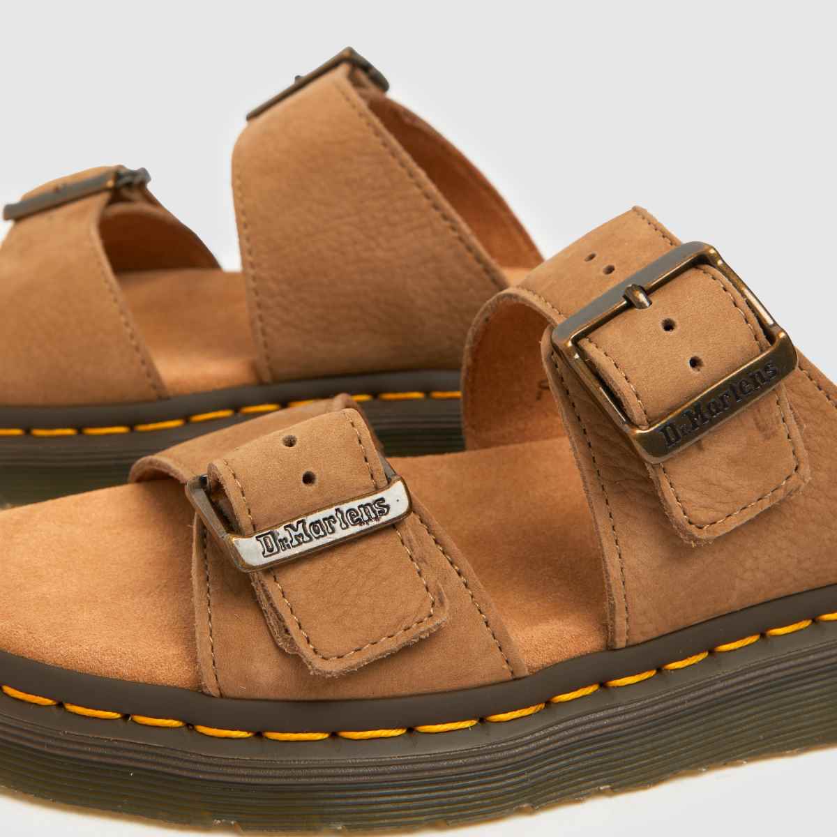 Dr. Martens Josef szandál bézs színben