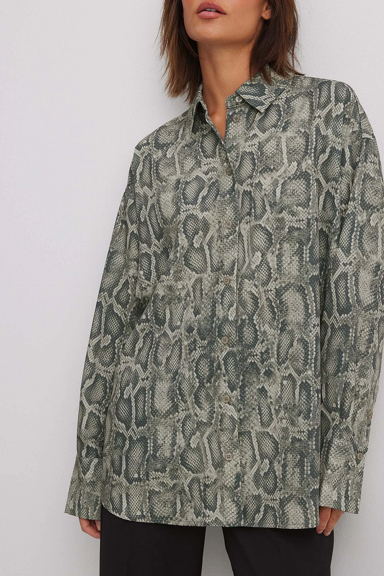 Fließende Hemdbluse