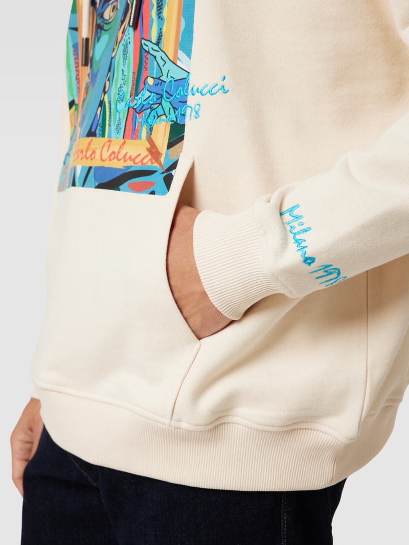Hoodie mit Motiv-Print in offwhite