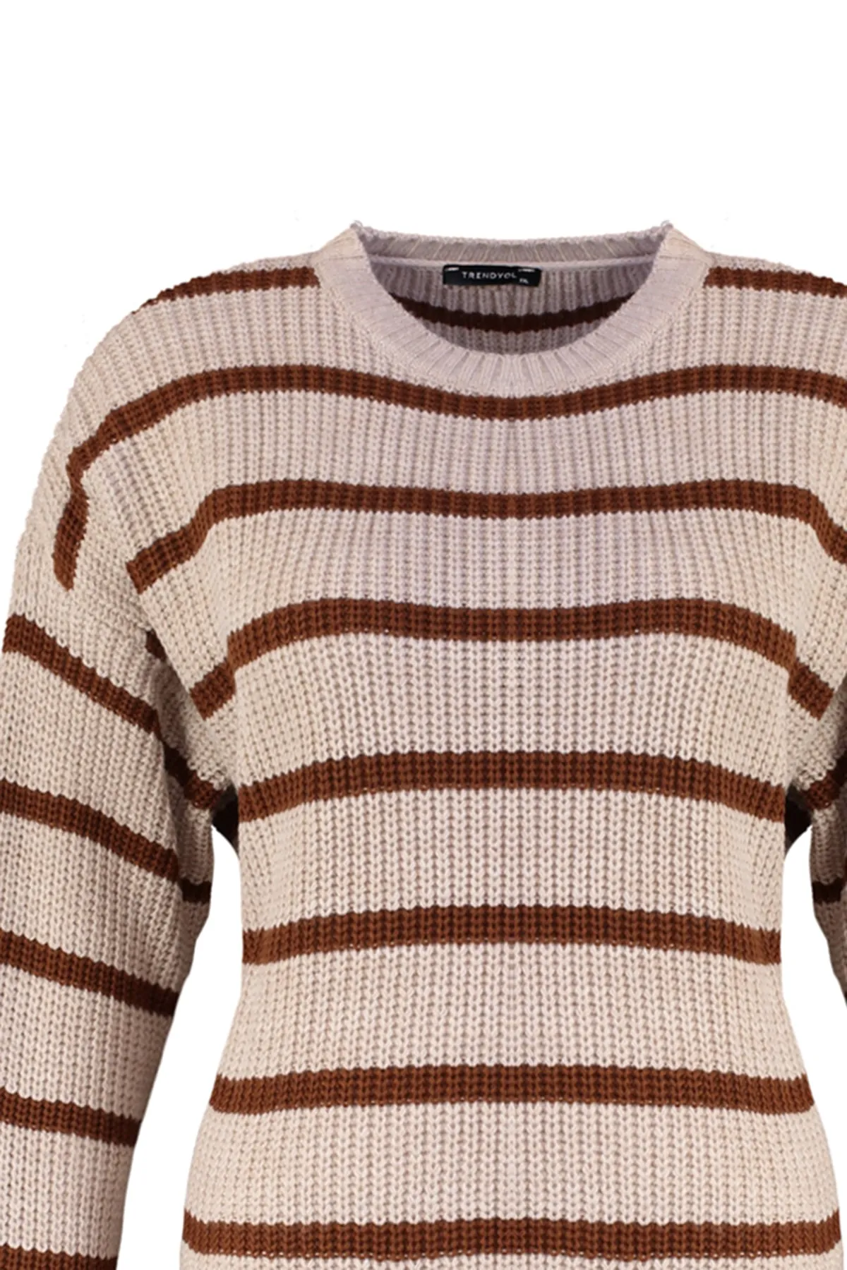 Trendyol Curve  Steinfarbener, schulterfreier Strickpullover mit Streifenmuster